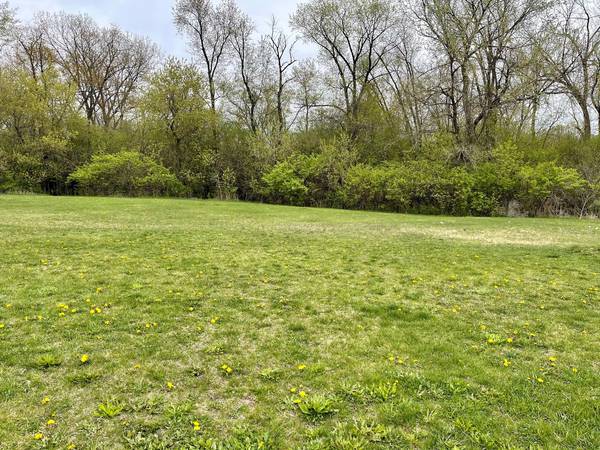 3734 Thunderbird LN, Prairie Grove, IL 60012