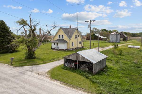 2357 50th AVE, Aledo, IL 61231
