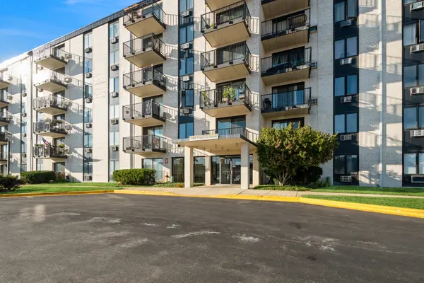 9074 W Terrace DR #5C, Niles, IL 60714