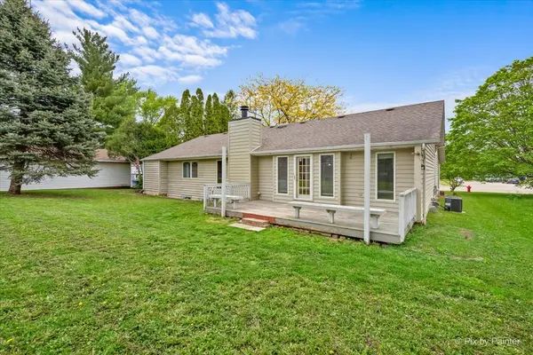 915 S 8th ST, Dekalb, IL 60115