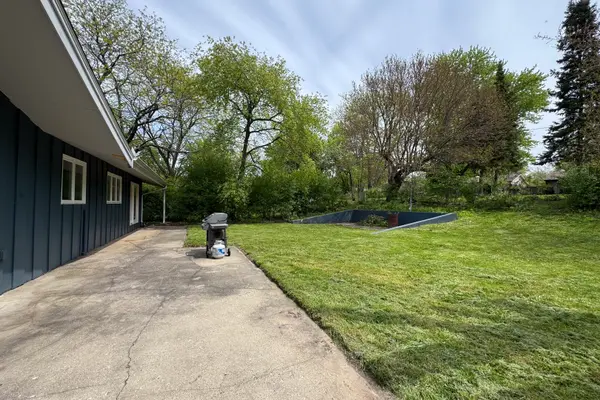 3207 Sunnyside DR, Rockford, IL 61114