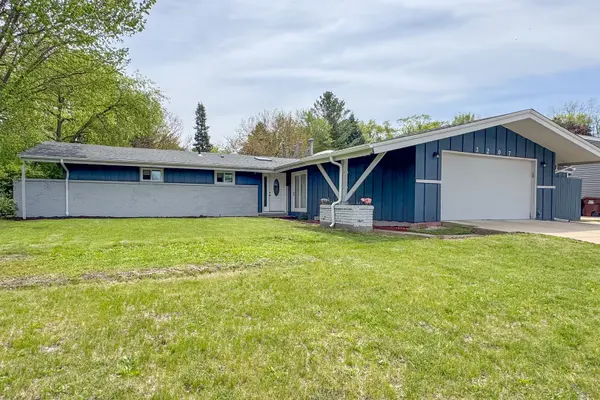 3207 Sunnyside DR, Rockford, IL 61114