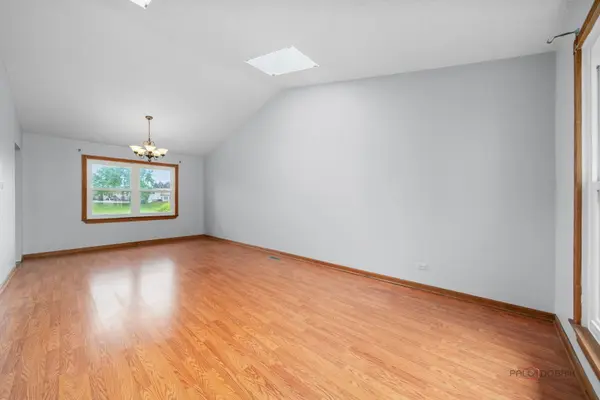 1255 W Dexter LN, Hoffman Estates, IL 60169