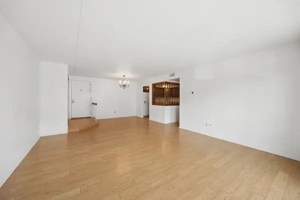 475 N Cass AVE #205, Westmont, IL 60559