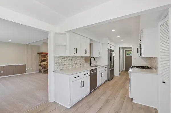 1756 Prairie AVE, Northbrook, IL 60062
