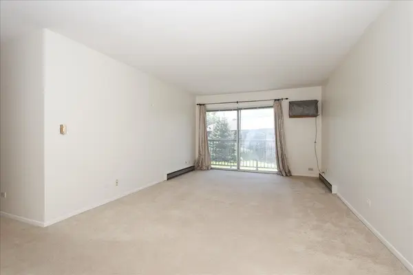 834 E Old Willow RD #209, Prospect Heights, IL 60070