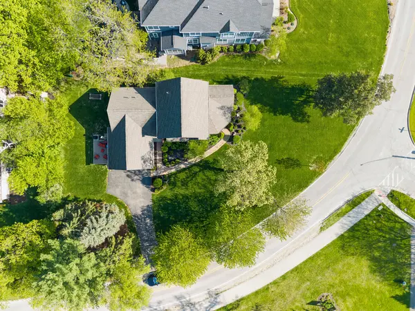 664 COUNTRY CLUB RD, Crystal Lake, IL 60014