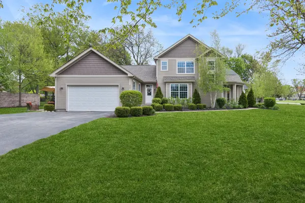 664 COUNTRY CLUB RD, Crystal Lake, IL 60014
