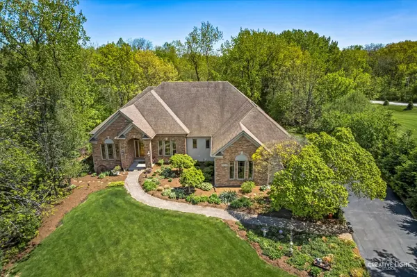 8N419 Sunny Hill CIR, Elgin, IL 60124