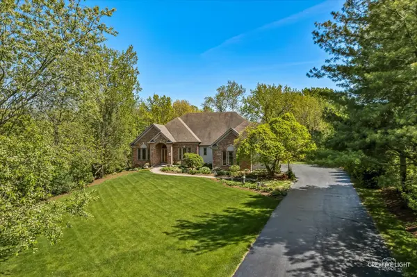 8N419 Sunny Hill CIR, Elgin, IL 60124