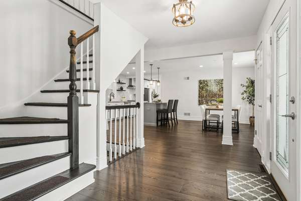 1653 N Douglas AVE, Arlington Heights, IL 60004