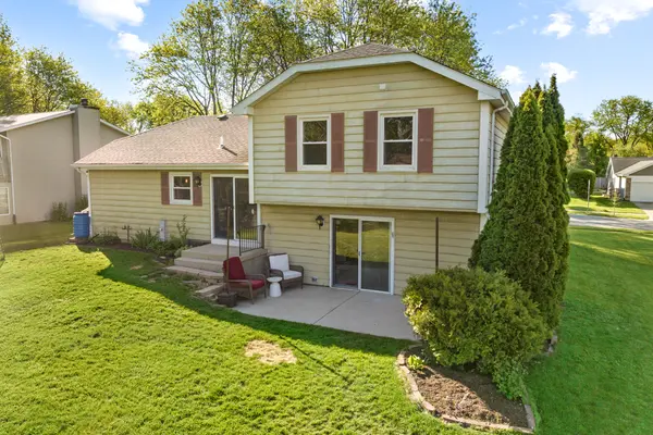 650 BUTTERFIELD DR, Algonquin, IL 60102
