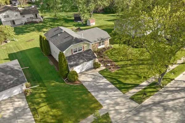 650 BUTTERFIELD DR, Algonquin, IL 60102