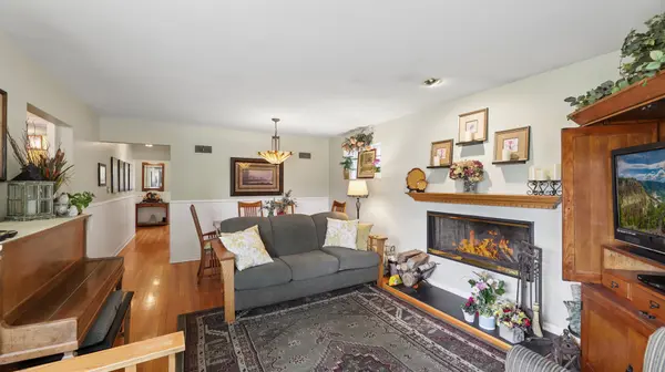 311 N Elm AVE, Elmhurst, IL 60126