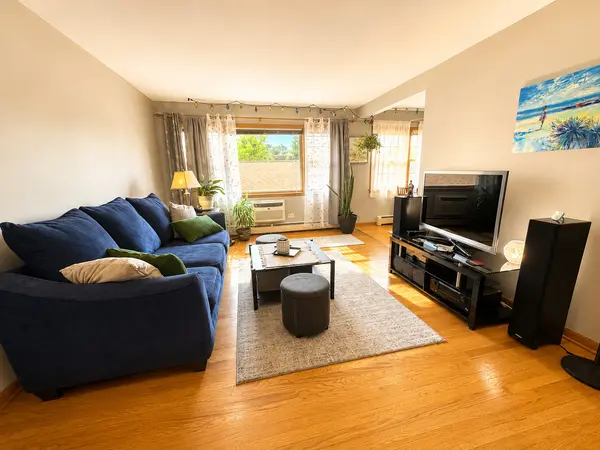 7347 W Diversey AVE W #8, Elmwood Park, IL 60707