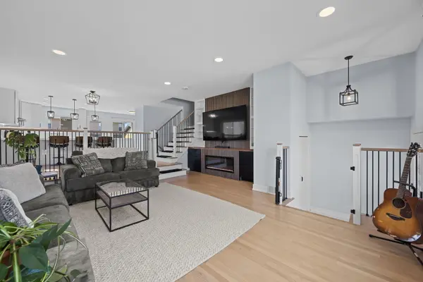 8709 W Madison DR, Niles, IL 60714