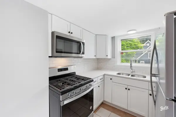 23 N Benton ST, Palatine, IL 60067