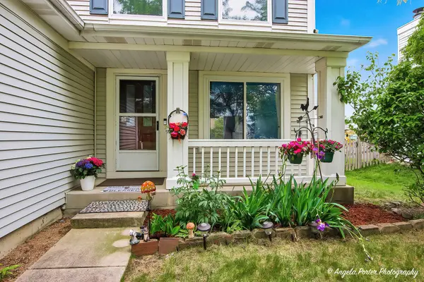 97 Bay View LN, Grayslake, IL 60030