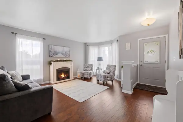 10664 Oregon TRL, Huntley, IL 60142