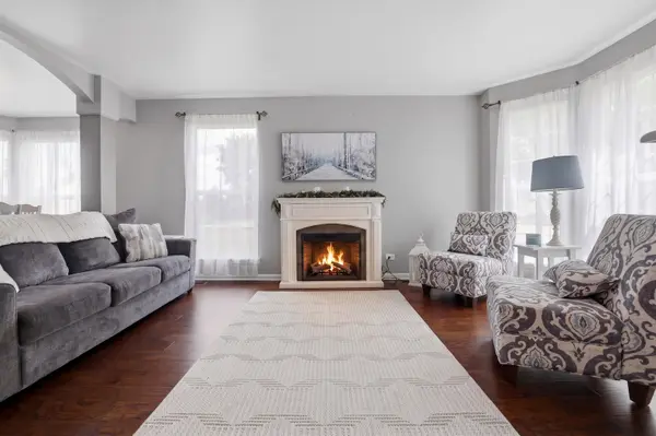 10664 Oregon TRL, Huntley, IL 60142