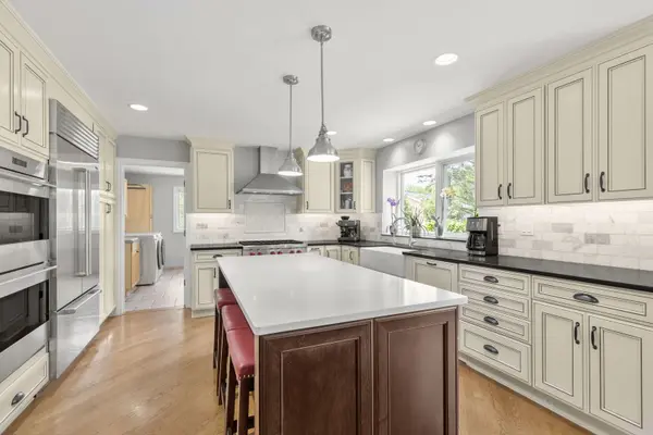 119 Saddle Brook DR, Oak Brook, IL 60523