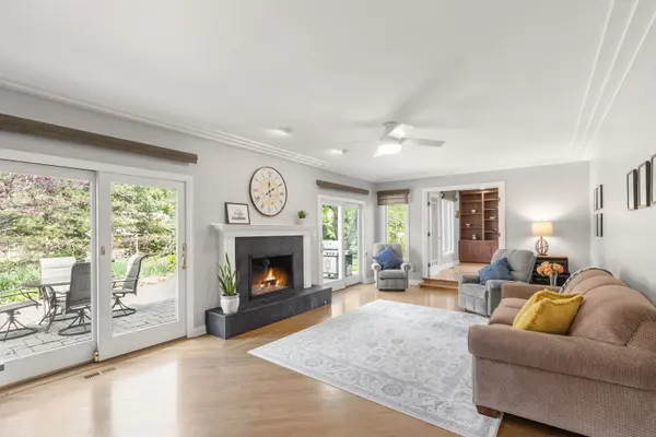 119 Saddle Brook DR, Oak Brook, IL 60523