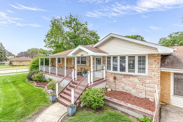 5400 W 83rd PL, Burbank, IL 60459