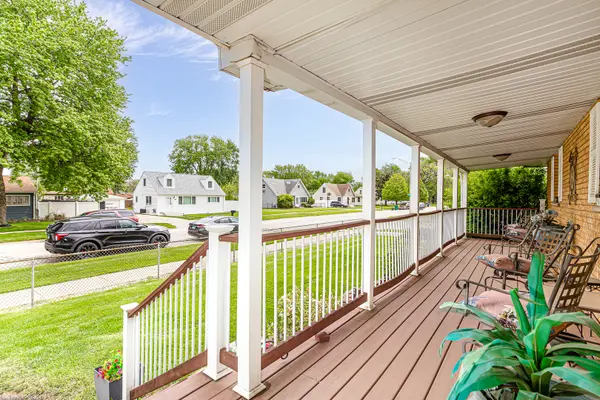 5400 W 83rd PL, Burbank, IL 60459