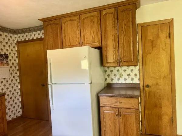 2613 N 11th ST, Clinton, IA 52732