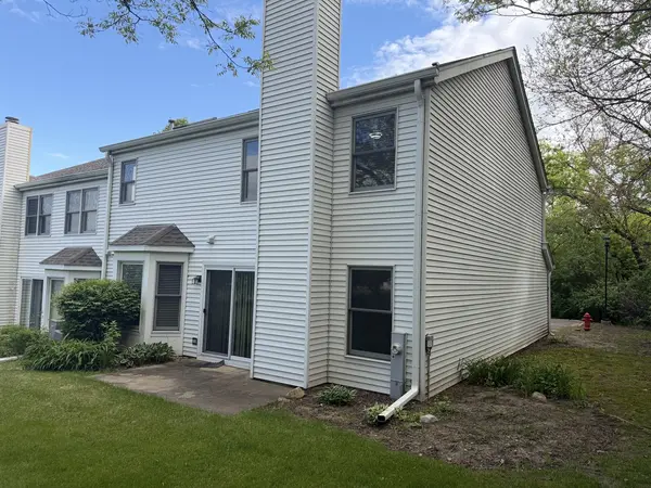 414 Spring CT W, Carpentersville, IL 60110