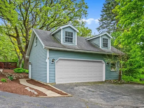 4N015 Trotter LN, St. Charles, IL 60175