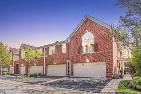 947 Kensington DR #7-E3, Northbrook, IL 60062