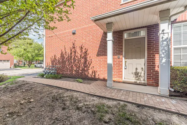 947 Kensington DR #7-E3, Northbrook, IL 60062