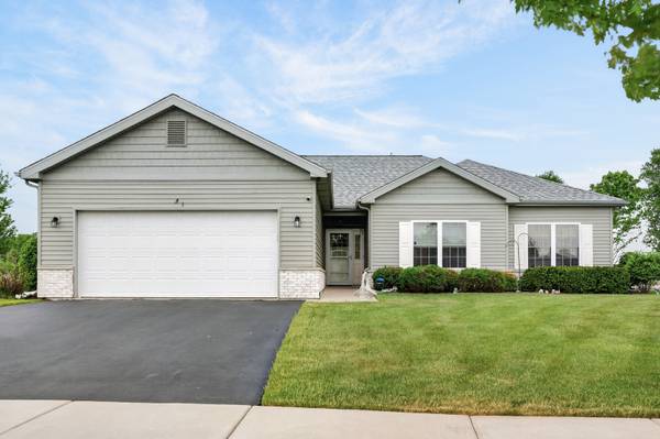 1001 Madison AVE,  Mchenry,  IL 60050