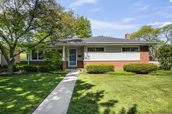 132 N PHELPS AVE, Arlington Heights, IL 60004