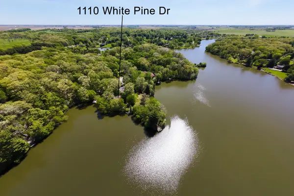 1110 White Pine DR, Dixon, IL 61021