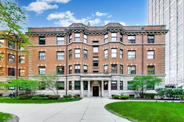 674 W IRVING PARK RD #F6, Chicago, IL 60613