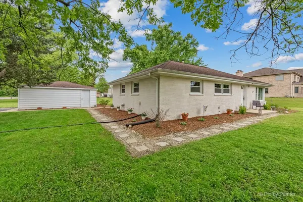 902 W Stonemill AVE, Addison, IL 60101