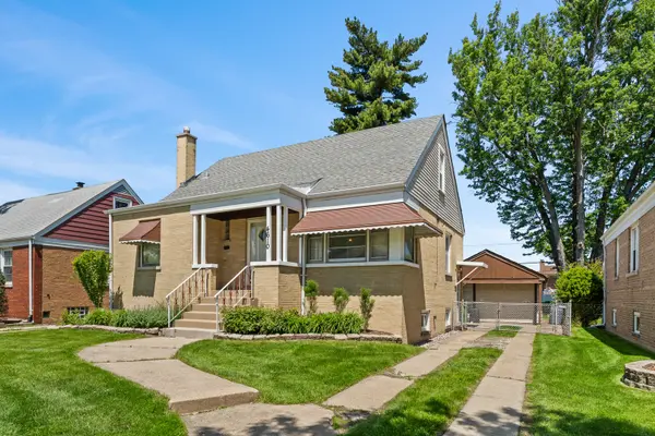 4610 W 97th PL, Oak Lawn, IL 60453