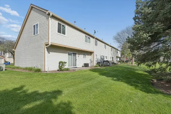 6763 Roanoake CT, Gurnee, IL 60031