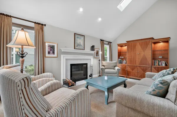 155 Southfield DR, Vernon Hills, IL 60061