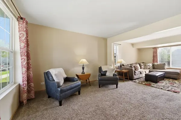 604 Roosevelt DR, Oswego, IL 60543