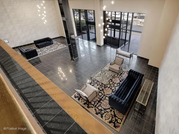 6340 AMERICANA DR #216, Willowbrook, IL 60527