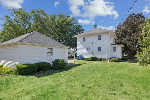 713 8th ST, De Witt, IA 52742
