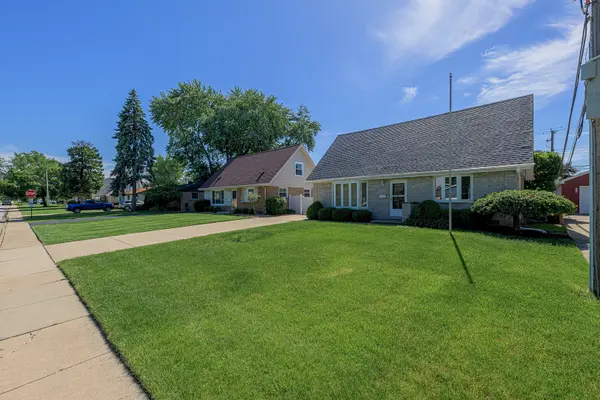 12912 W Playfield DR, Crestwood, IL 60418