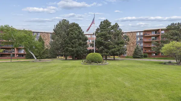 18 E Old Willow RD #504N, Prospect Heights, IL 60070