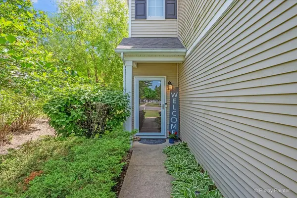 6566 Marble LN, Carpentersville, IL 60110
