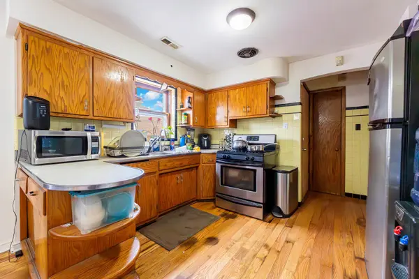 7118 S MOZART ST, Chicago, IL 60629