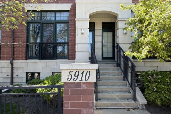 5910 N Northwest HWY #5910, Chicago, IL 60631