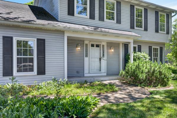 241 Wakefield LN, Geneva, IL 60134